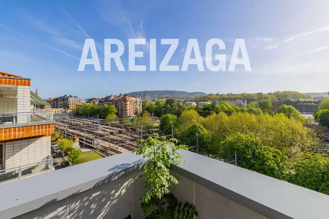 Exterior view of Flat for sale in Donostia - San Sebastián   with Terrace and Balcony