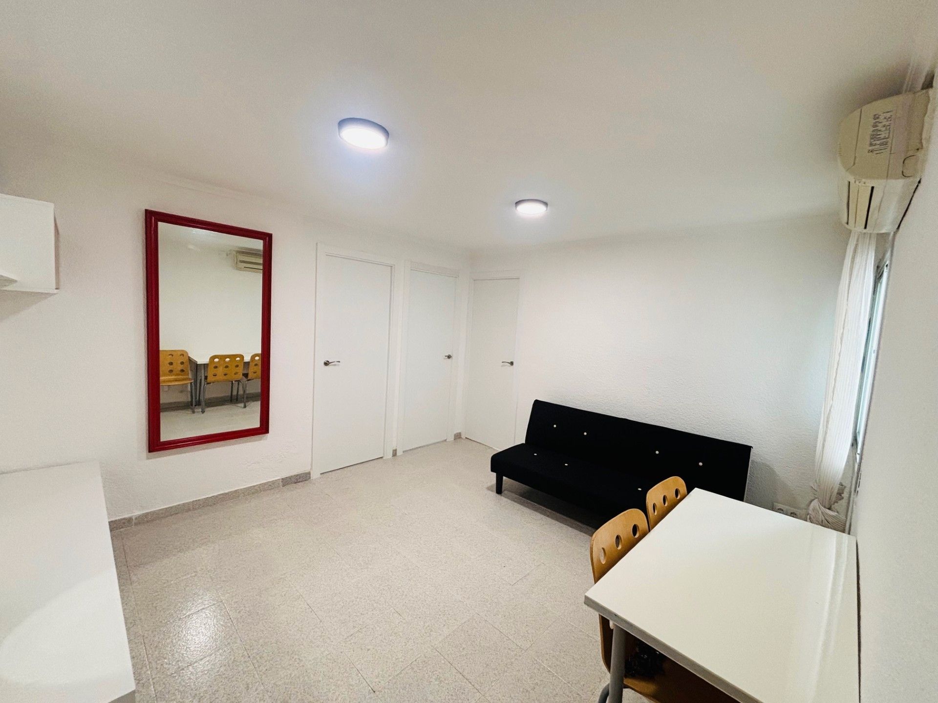 Piso de alquiler en L'Hospitalet de Llobregat con Aire acondicionado, Amueblado y Horno