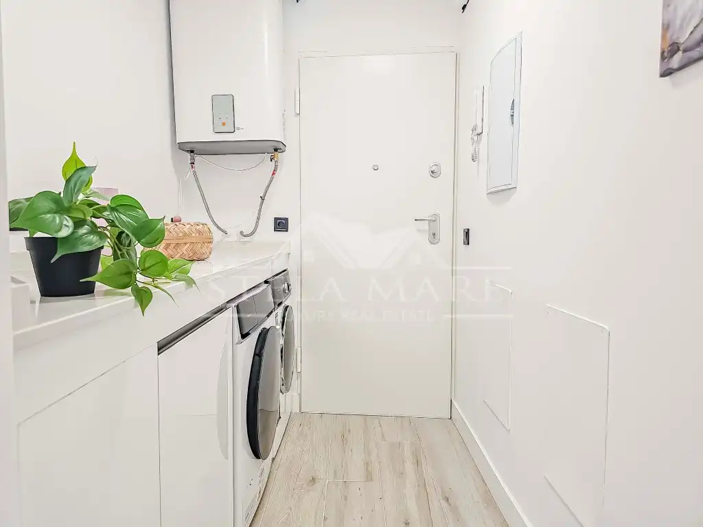Dormitori de Apartament en venda en Nerja amb Aire condicionat, Terrassa i Moblat