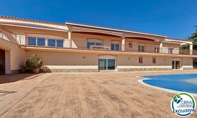Exterior view of House or chalet for sale in Pau  with Air Conditioner, Heating and Private garden
