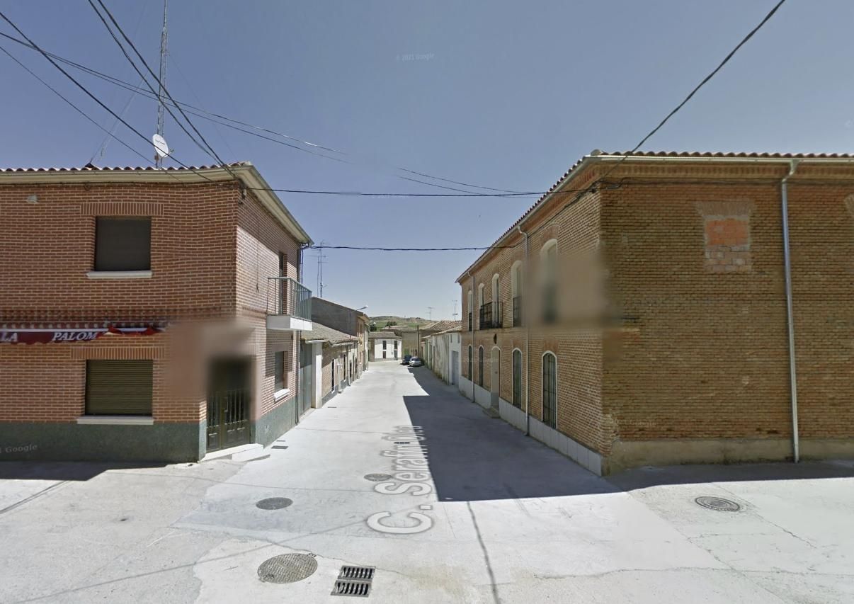 Vista exterior de Casa o xalet en venda en Castrillo de la Guareña amb Jardí privat