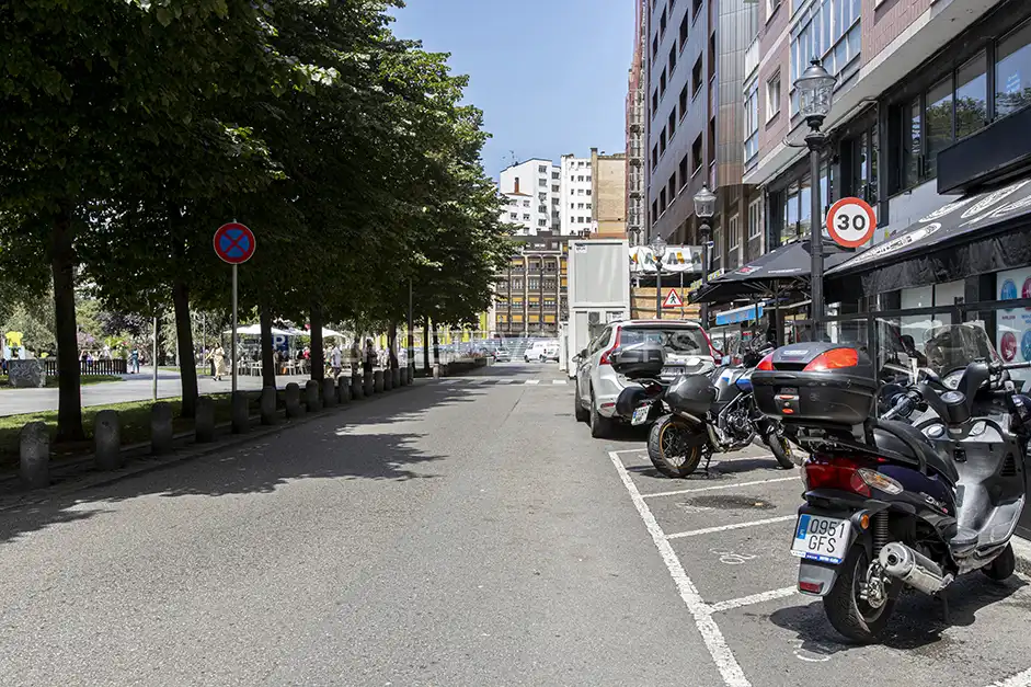 Vista exterior de Piso en venta en Gijón  con Calefacción y Terraza