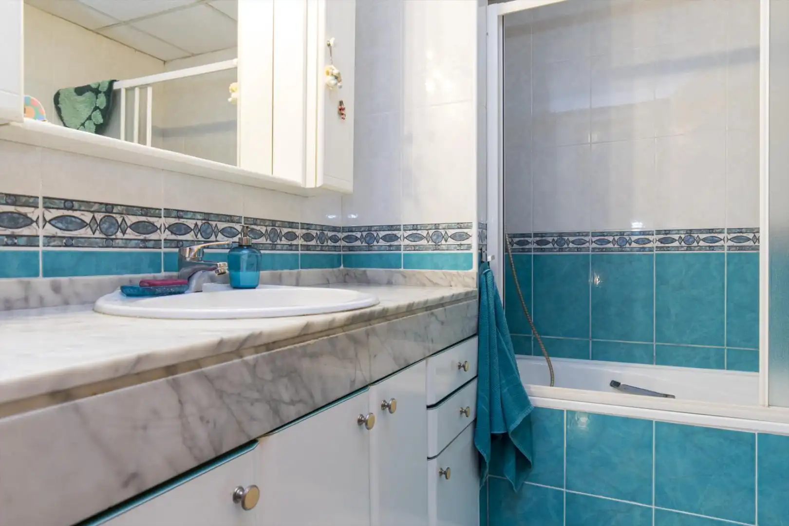 Bathroom of Detached homes for sale in Zaragoza  with Terrace, Storage room and Swimming Pool