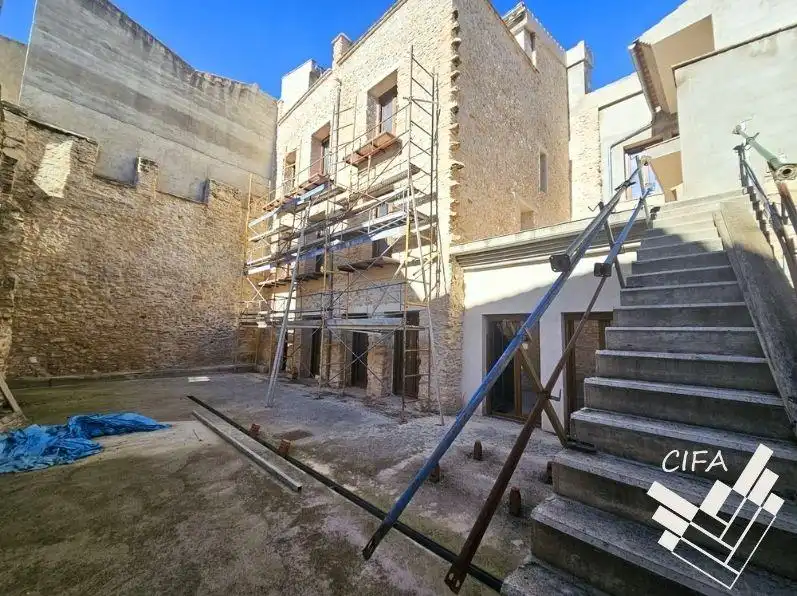 Casa rústica en venda a Calle CORT LA