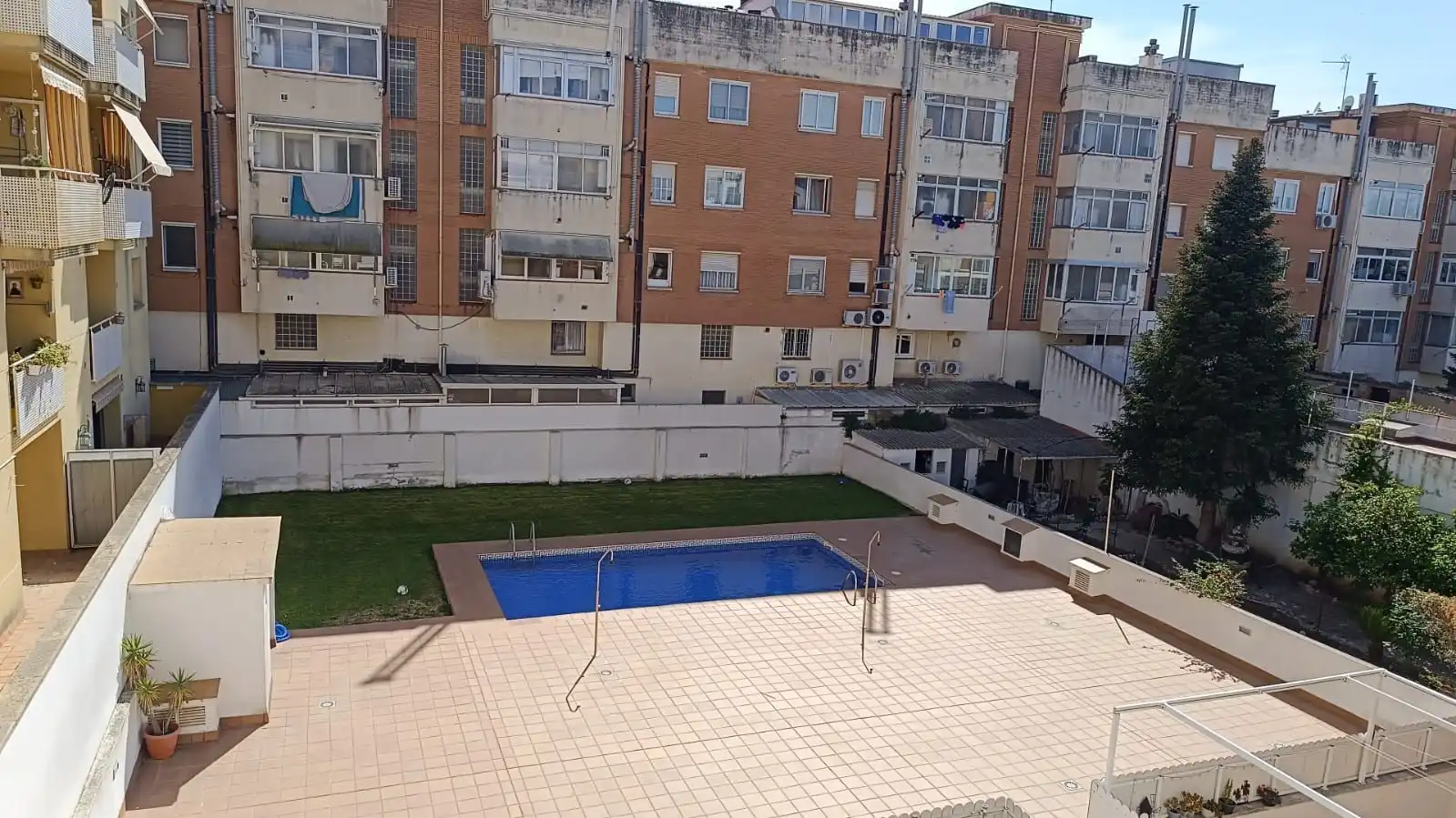 Swimming pool of Flat for sale in Vilafranca del Penedès  with Heating, Terrace and Community pool