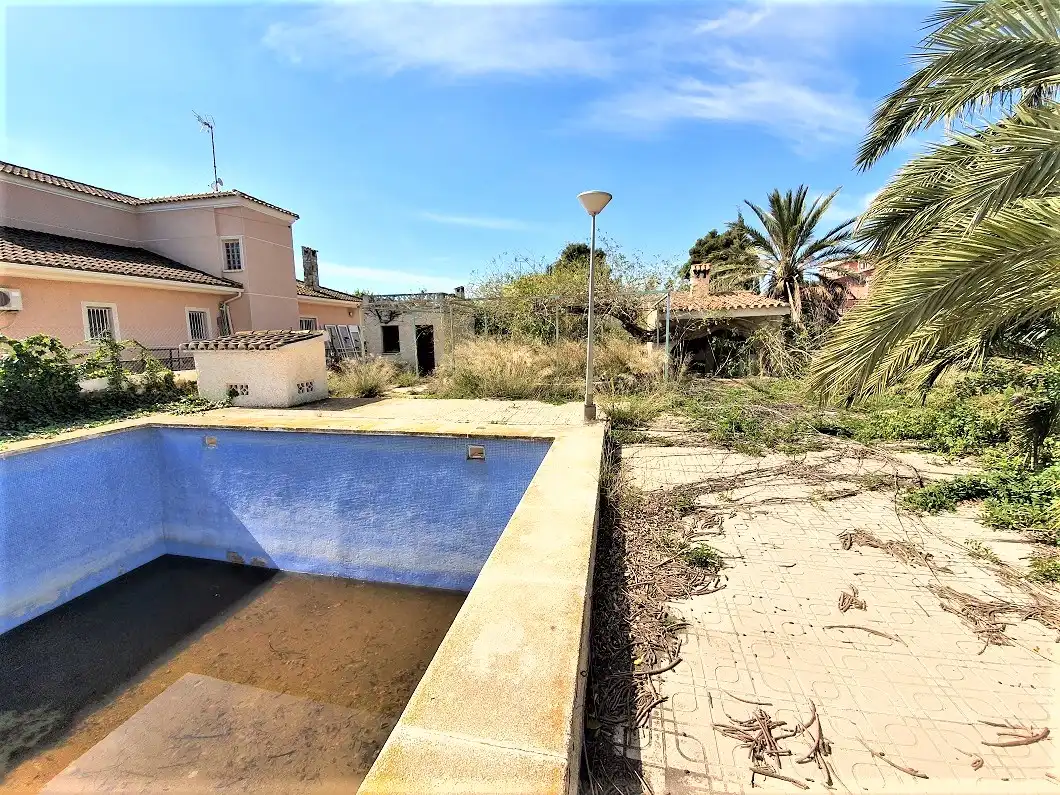 Piscina de Casa o xalet en venda en Elche / Elx amb Jardí privat, Terrassa i Traster