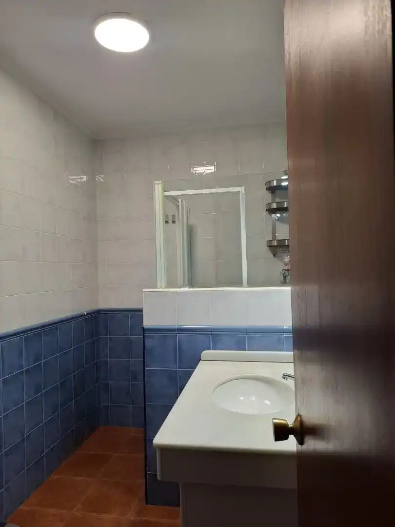 Badezimmer von Maisonette zur Miete in Cáceres Capital mit Klimaanlage