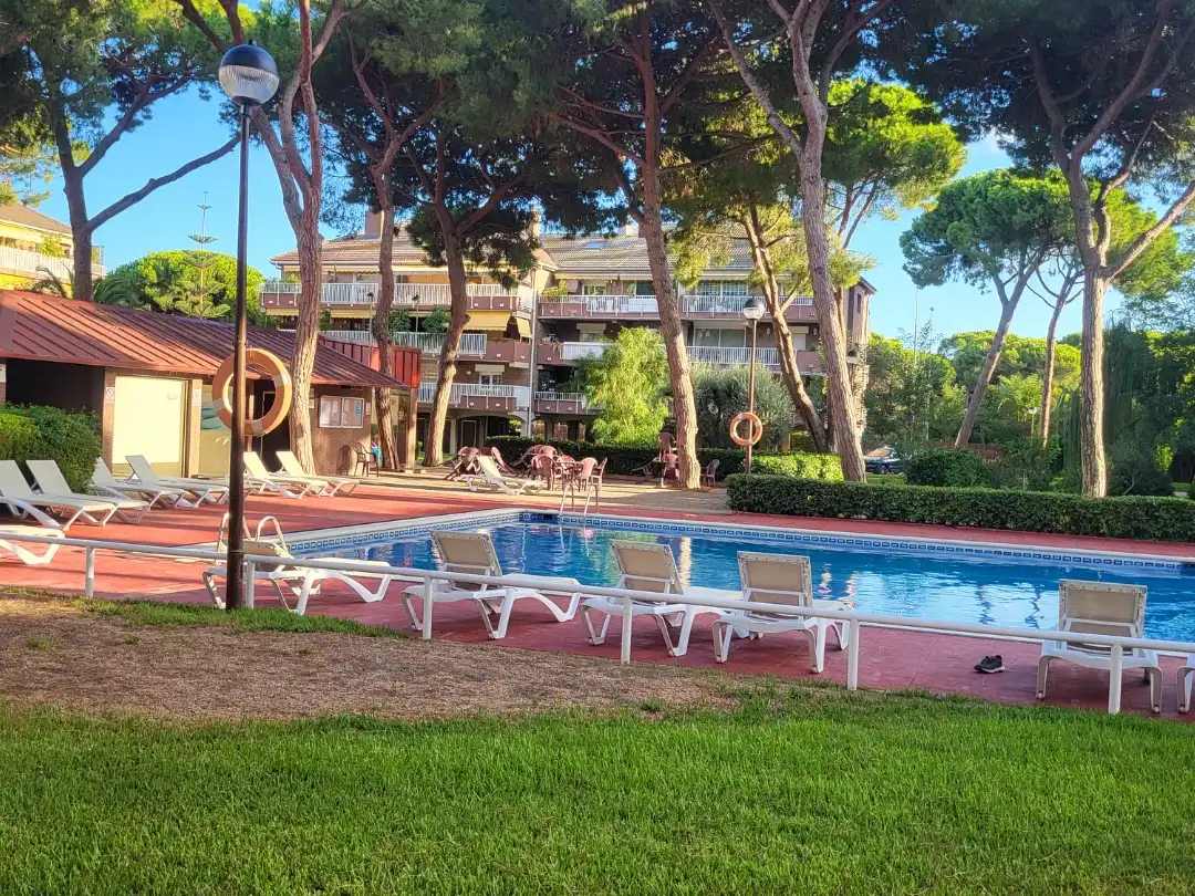 Piscina de Pis de lloguer en Gavà amb Aire condicionat, Calefacció i Terrassa