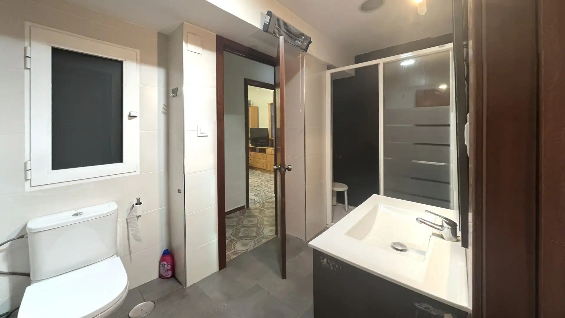 Badezimmer von Wohnung zum Verkauf in Alicante / Alacant mit Klimaanlage, Heizung und Möbliert