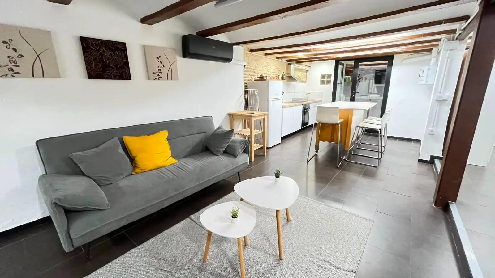 Wohnzimmer von Erdgeschoss zur Miete in Valencia mit Klimaanlage und Möbliert