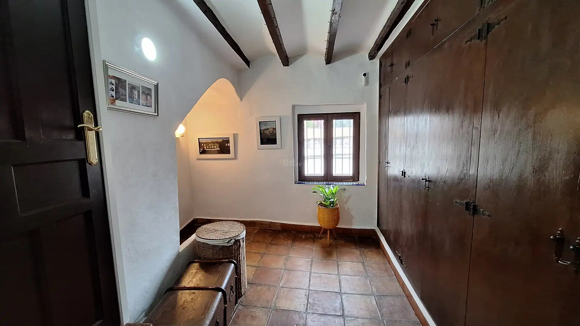 Einfamilien-Reihenhaus zum Verkauf in Oliva mit Klimaanlage, Abstellraum und Whirlpool