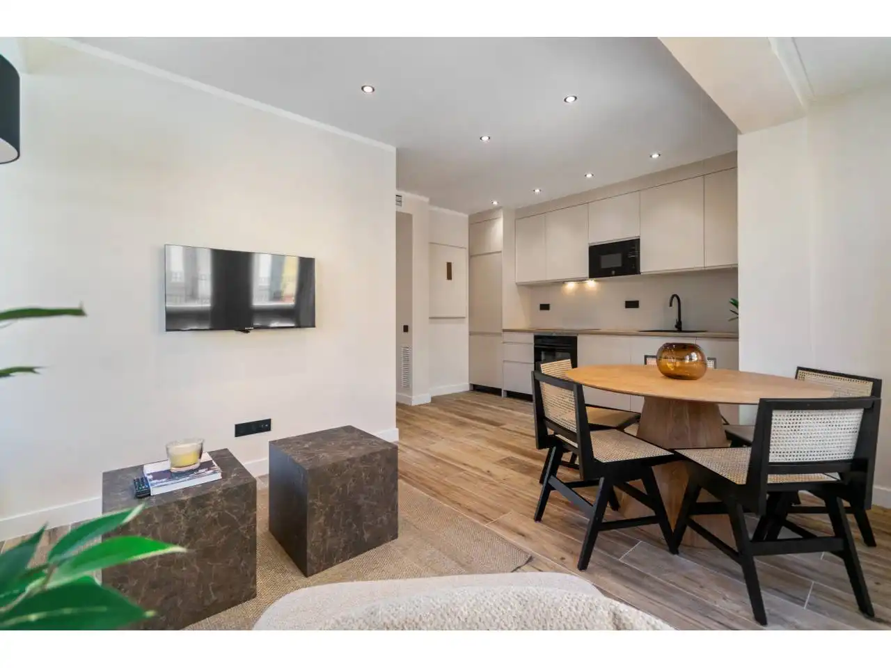 Living room of Flat for sale in Barcelona  with Air Conditioner, Heating and Furnished
