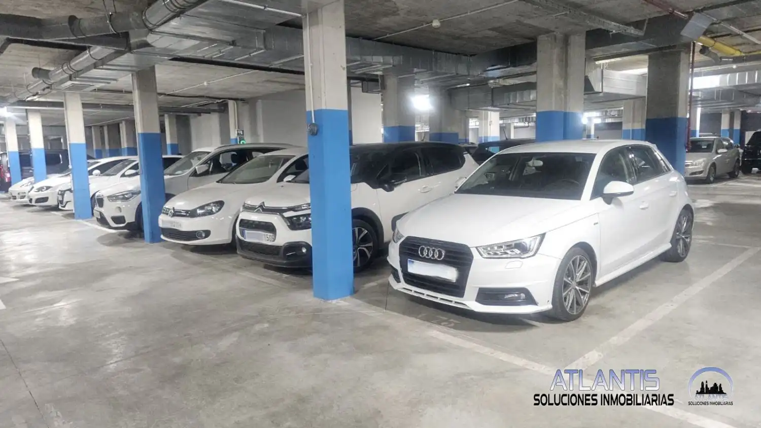 Parking of Flat for sale in Sevilla  with Air Conditioner, Heating and Community pool