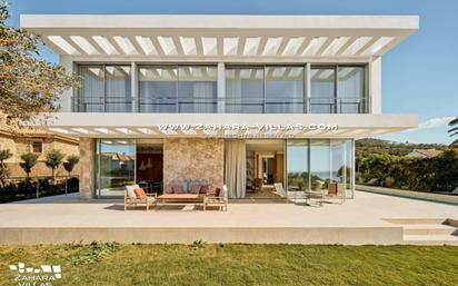 Vista exterior de Casa o xalet en venda en Zahara de los Atunes amb Aire condicionat, Calefacció i Jardí privat