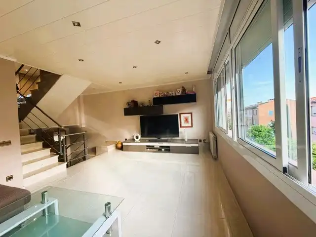 Sala d'estar de Casa adosada en venda en Badalona amb Calefacció, Jardí privat i Traster