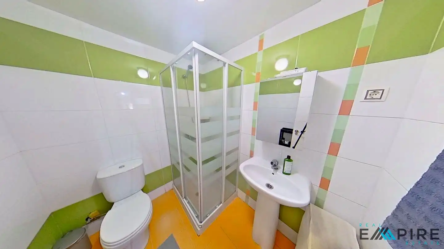 Bany de Planta baixa en venda en Yuncler amb Parquet