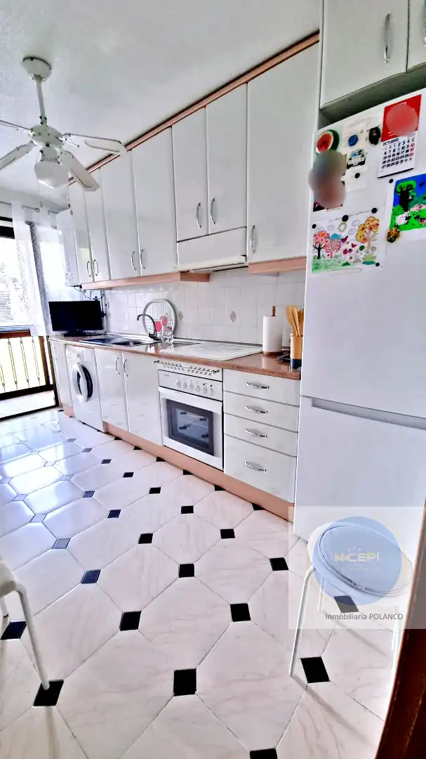 Cuina de Pis en venda en Coslada amb Aire condicionat, Calefacció i Parquet