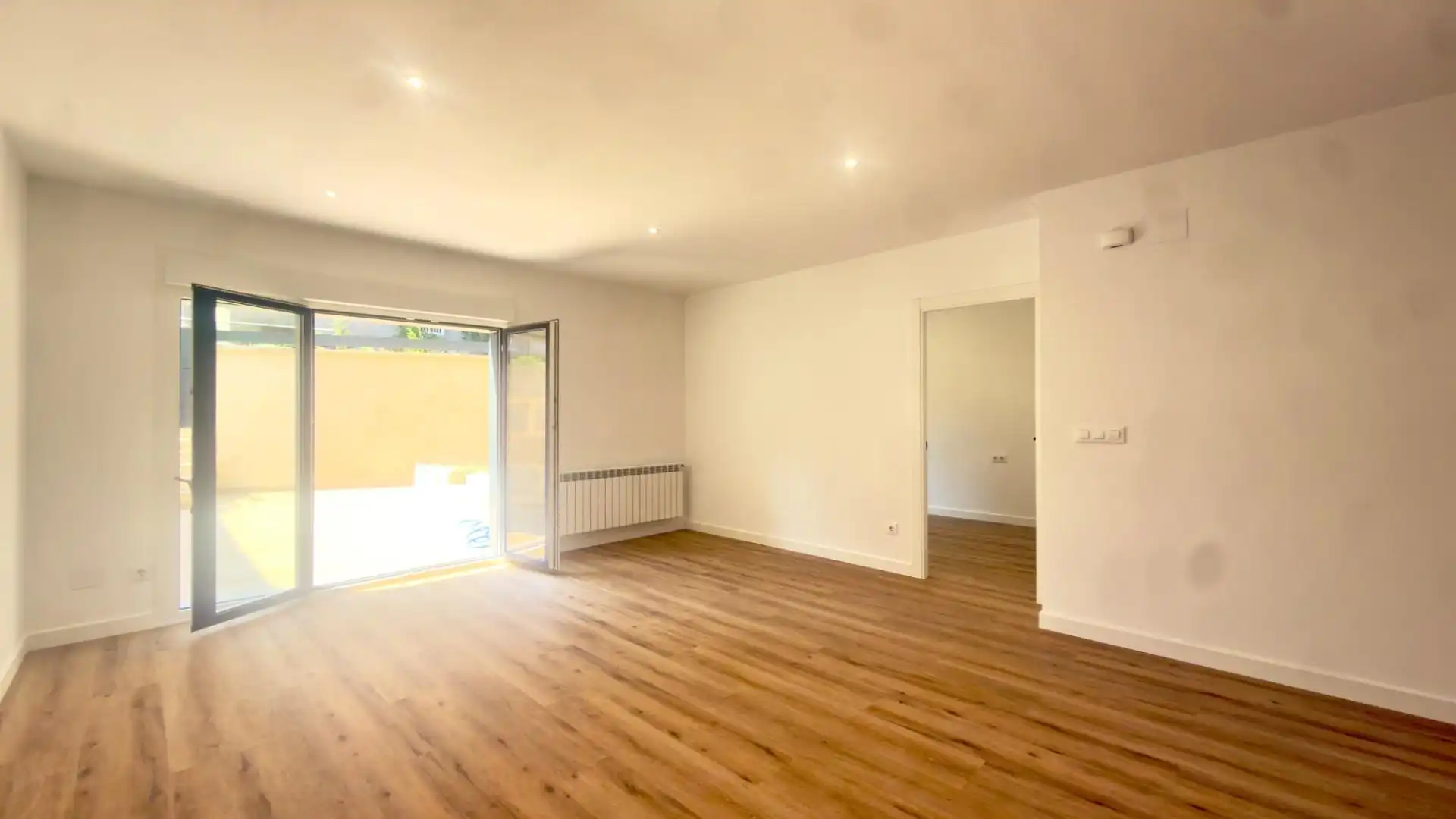 Planta baja en venta en Ourense Capital  con Calefacción, Jardín privado y Terraza