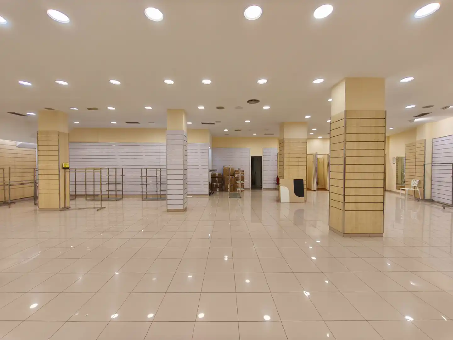 Local comercial de lloguer a Rúa de Frei Rosendo Salvado 6, imagen 6