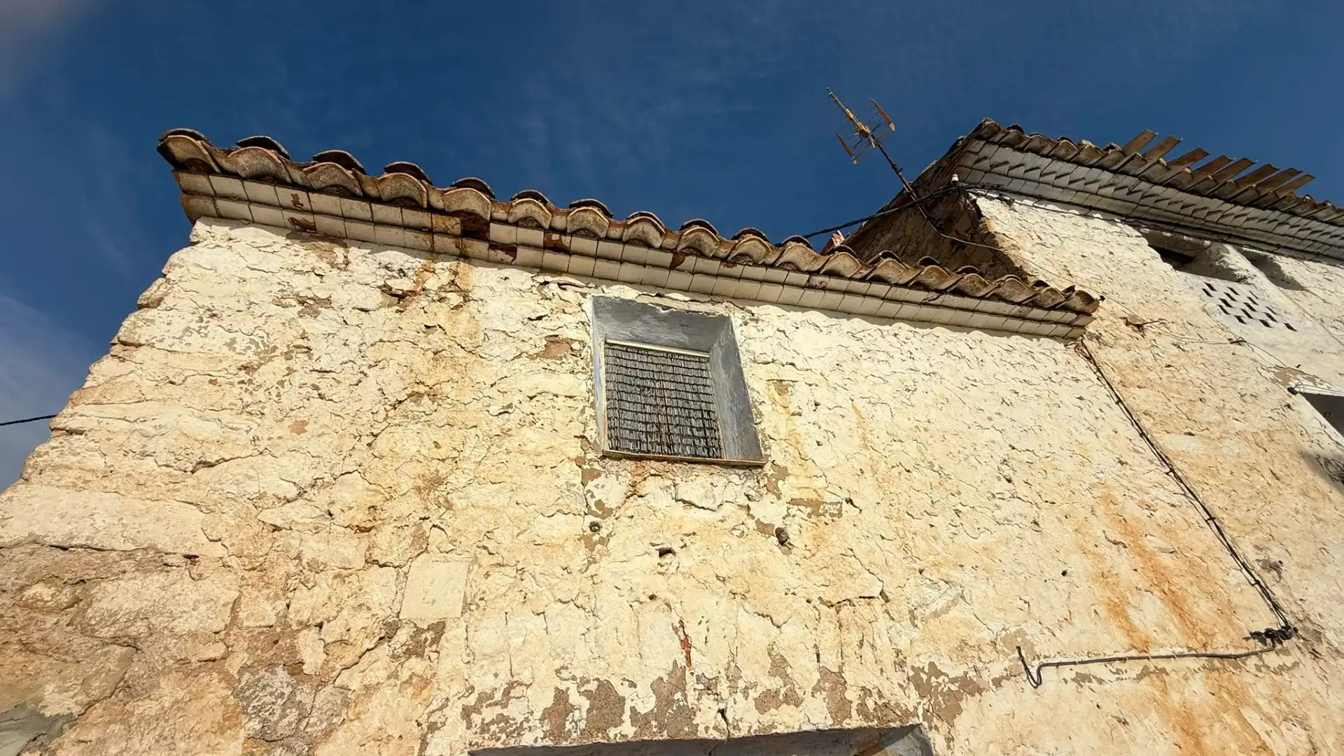 Vista exterior de Casa o xalet en venda en Zucaina amb Terrassa