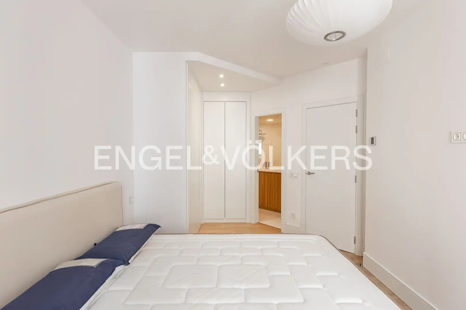 Schlafzimmer von Wohnung zur Miete in Madrid mit Klimaanlage, Heizung und Abstellraum