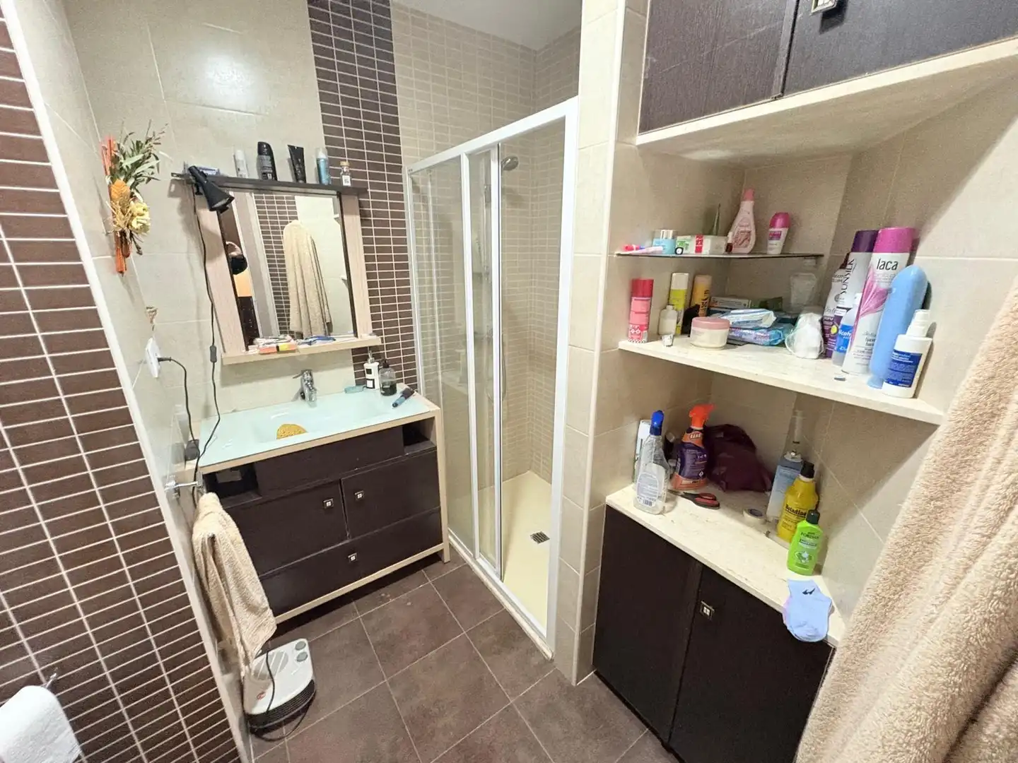 Bathroom of Flat for sale in Almansa  with Air Conditioner and Furnished