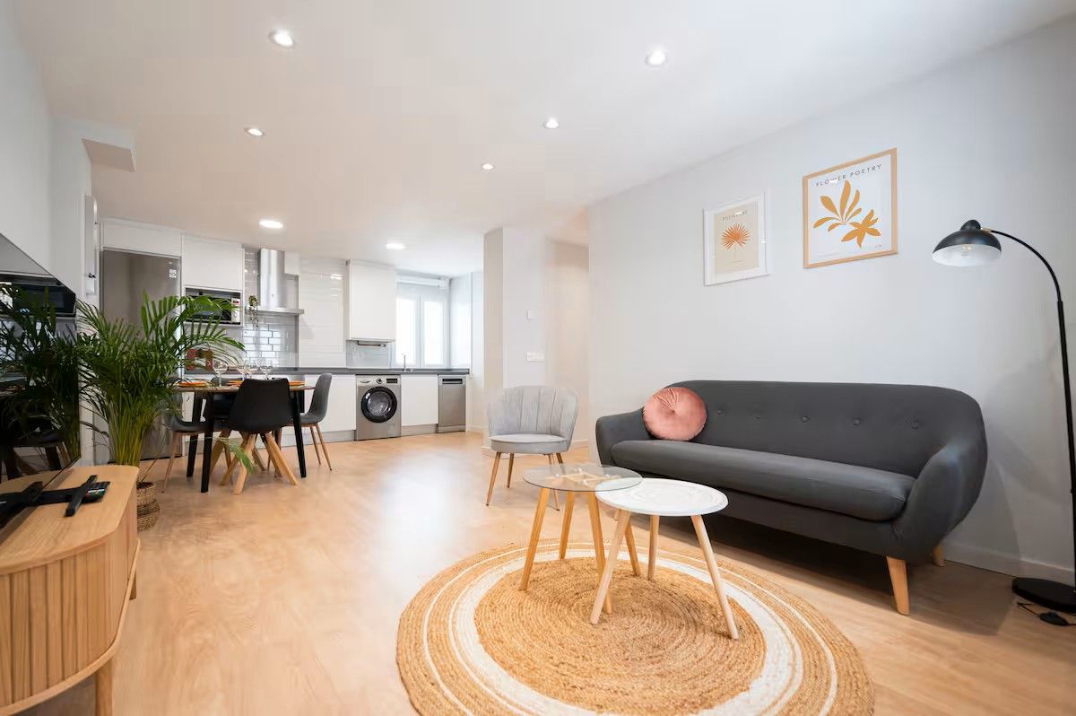 Sala d'estar de Pis de lloguer en León Capital  amb Aire condicionat, Calefacció i Moblat