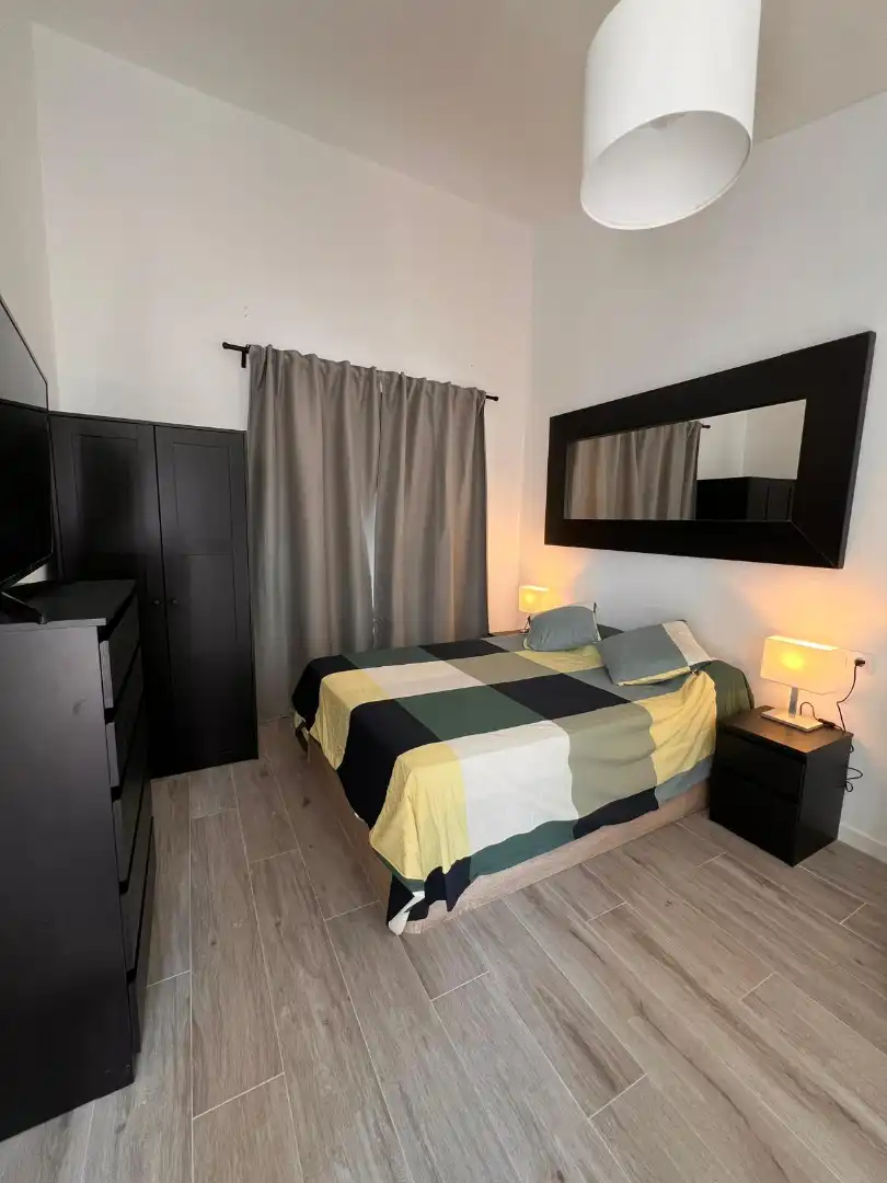 Schlafzimmer von Wohnung zur Miete in Estepona mit Klimaanlage, Terrasse und Möbliert