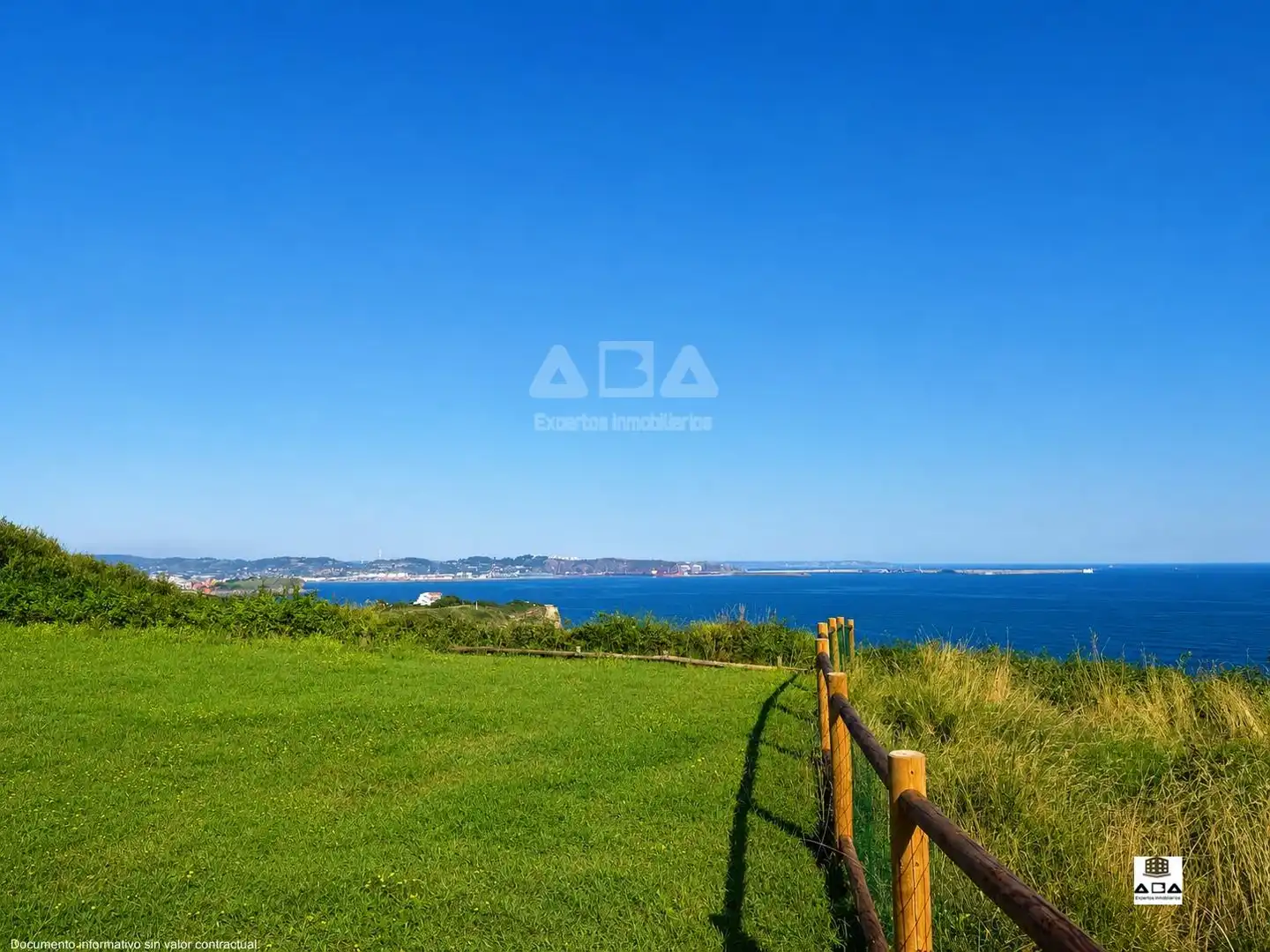 Casa o xalet en venda en Gijón  amb Calefacció, Jardí privat i Traster