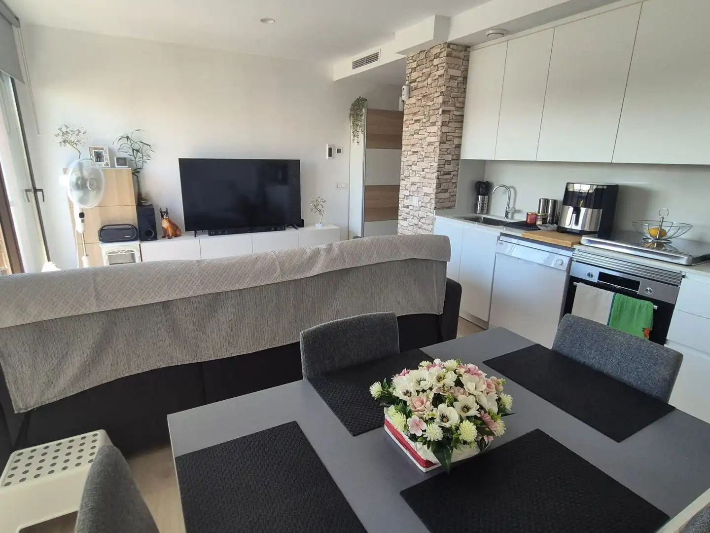 Sala d'estar de Àtic en venda en Cubelles amb Aire condicionat i Terrassa