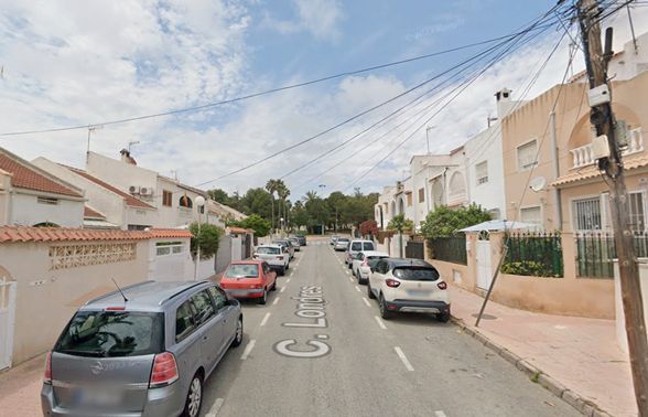 Vista exterior de Casa adosada en venda en Torrevieja