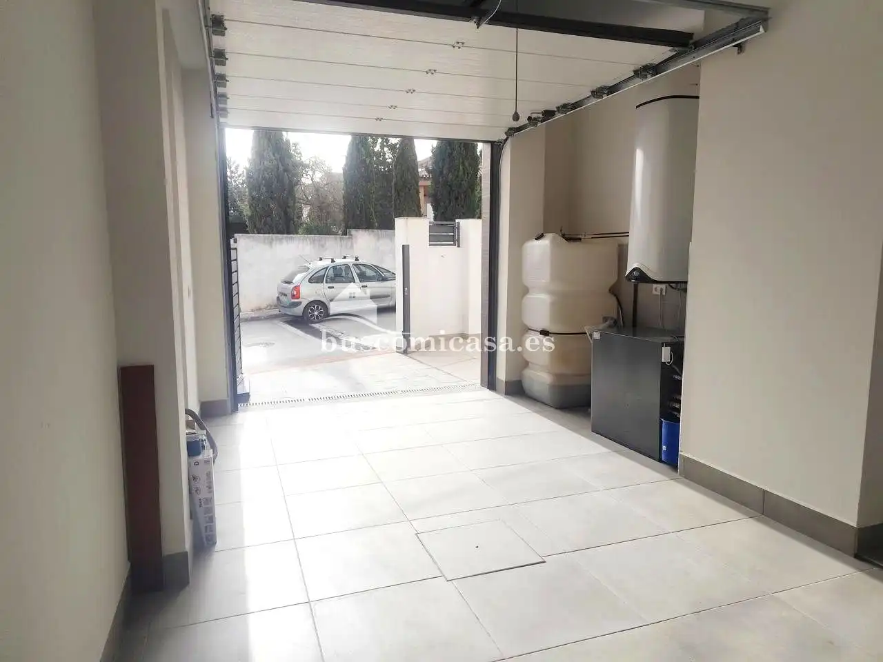 Casa adosada en venda en Fuerte del Rey amb Aire condicionat, Calefacció i Jardí privat