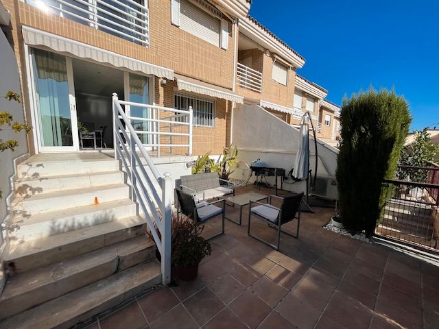 Terrassa de Casa adosada de lloguer en Alicante / Alacant amb Aire condicionat, Calefacció i Jardí privat