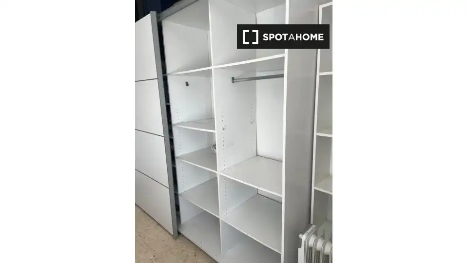 Piso de alquiler en Alicante / Alacant con Aire acondicionado, Calefacción y Amueblado