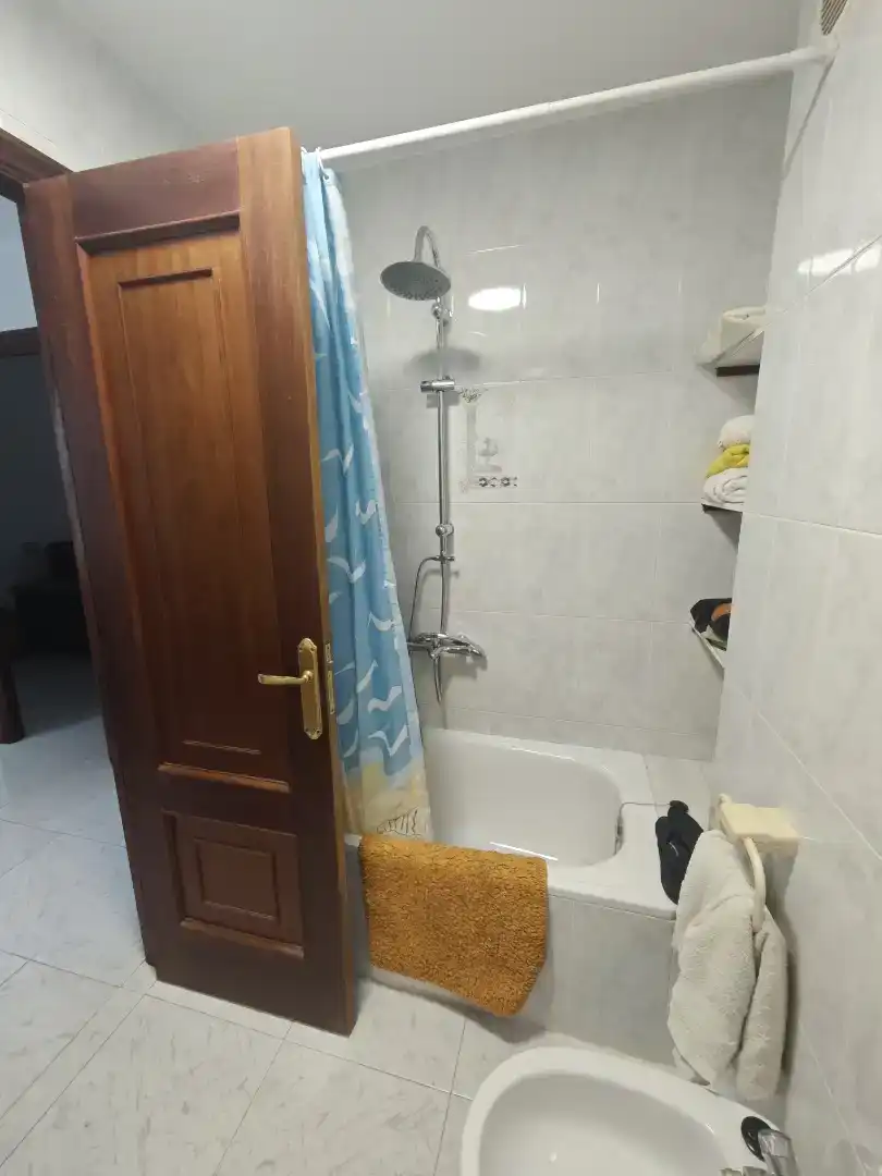 Baño de Piso de alquiler en Muxía, A Coruña