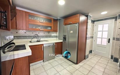 Kitchen of Flat for sale in San Fernando  with Air Conditioner