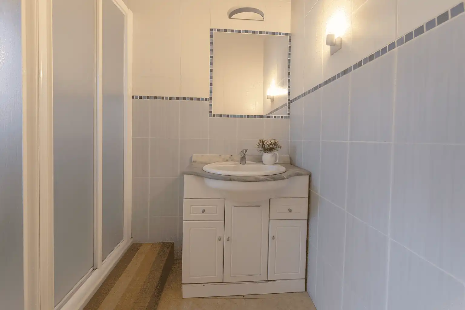 Bathroom of Houses for sale in La Roda  with Private garden, Terrace and Swimming Pool