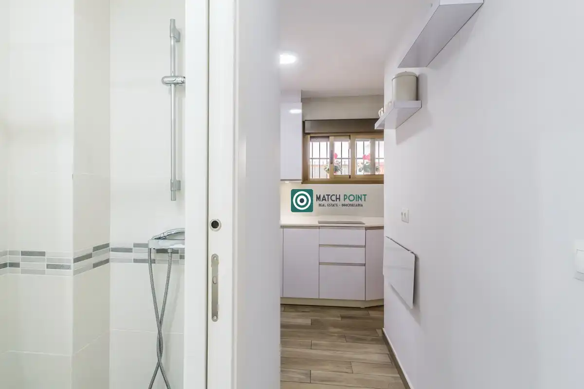 Badezimmer von Wohnung zur Miete in Almuñécar mit Möbliert