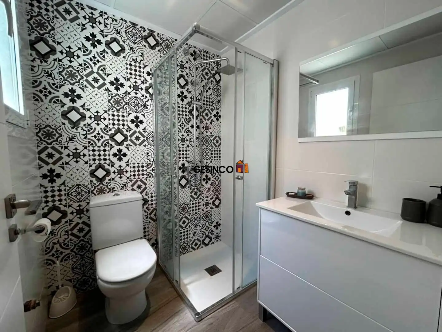 Baño de Casa adosada en venta en Manuel con Aire acondicionado, Calefacción y Trastero