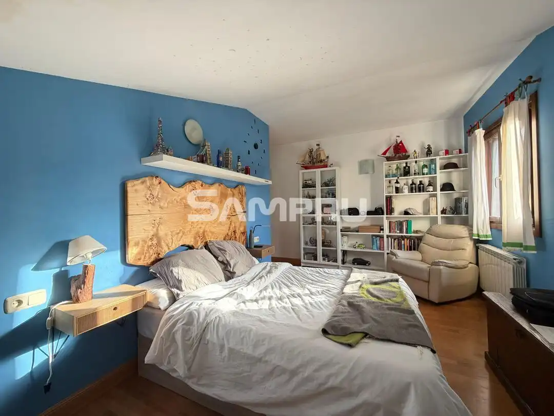 Habitación de Casa adosada en venta en Bergara con Calefacción, Jardín privado y Trastero