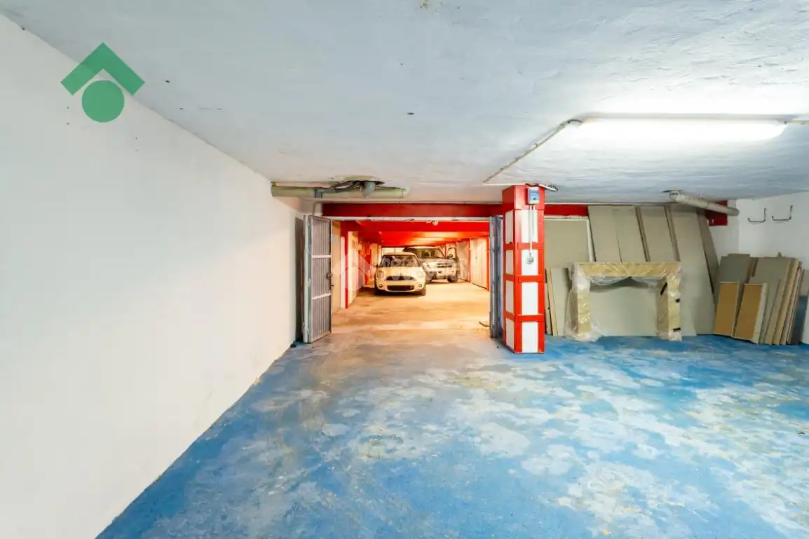 Parkplatz von Garage zum Verkauf in Nerja