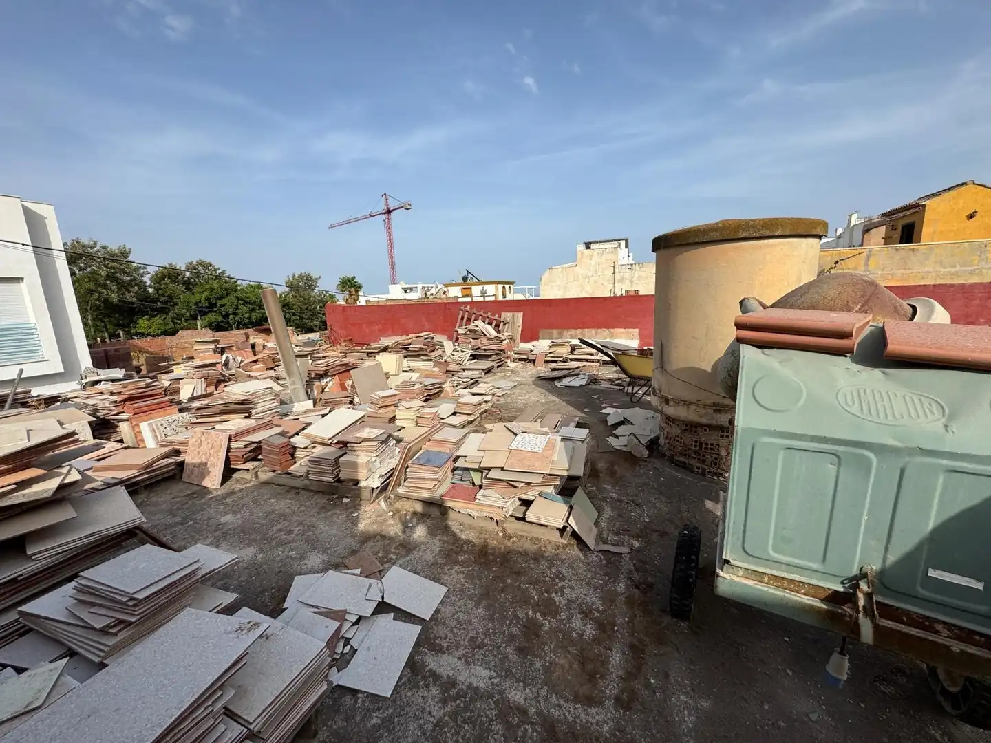 Außenansicht von Fabrikhallen zum Verkauf in Torremolinos