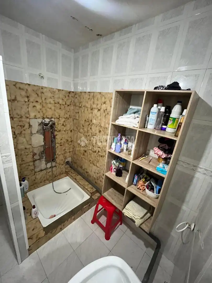 Badezimmer von Einfamilien-Reihenhaus zum Verkauf in Pinos Puente mit Terrasse