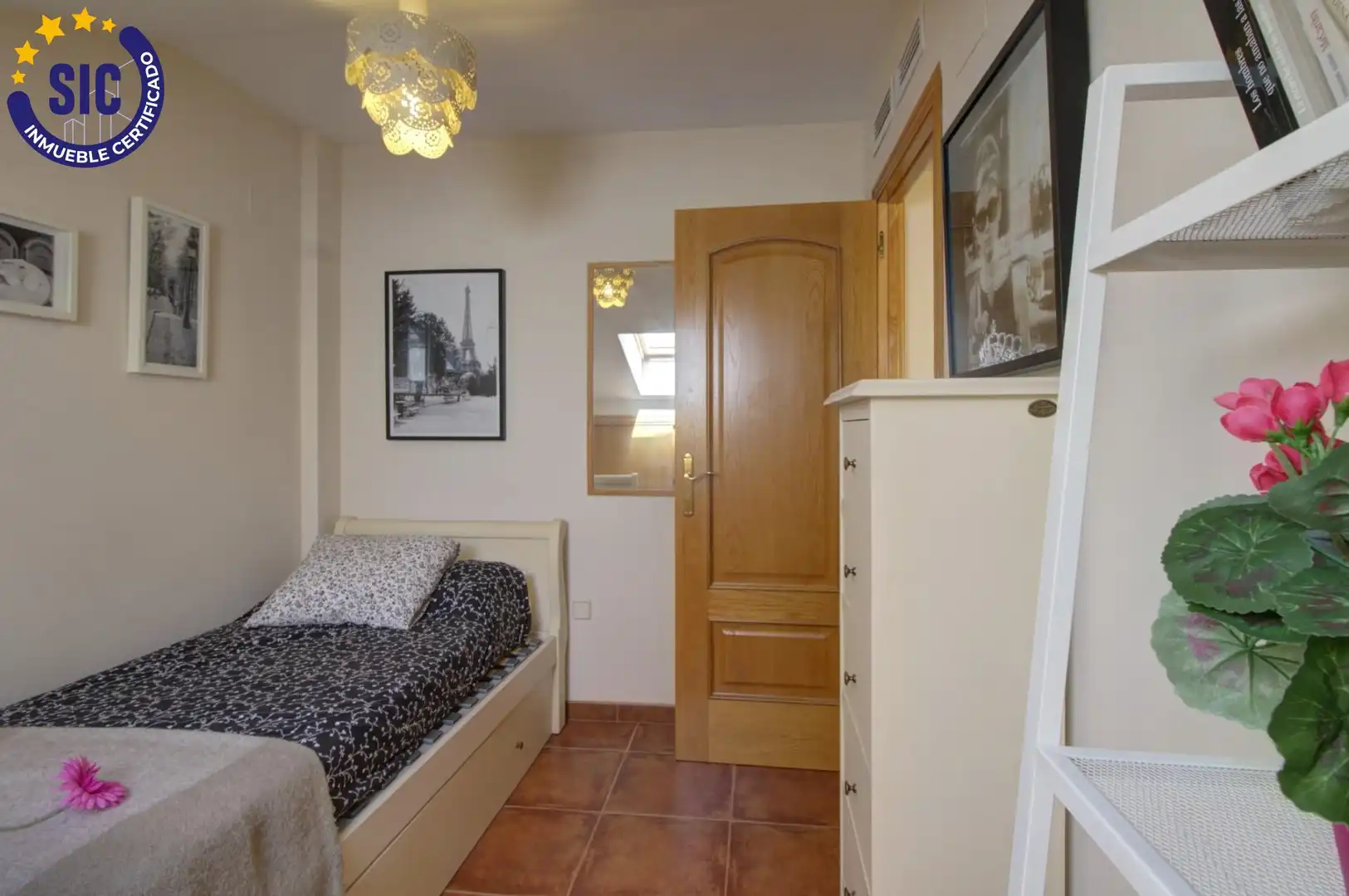 Dormitori de Casa adosada en venda en Sagunto / Sagunt amb Aire condicionat, Calefacció i Jardí privat