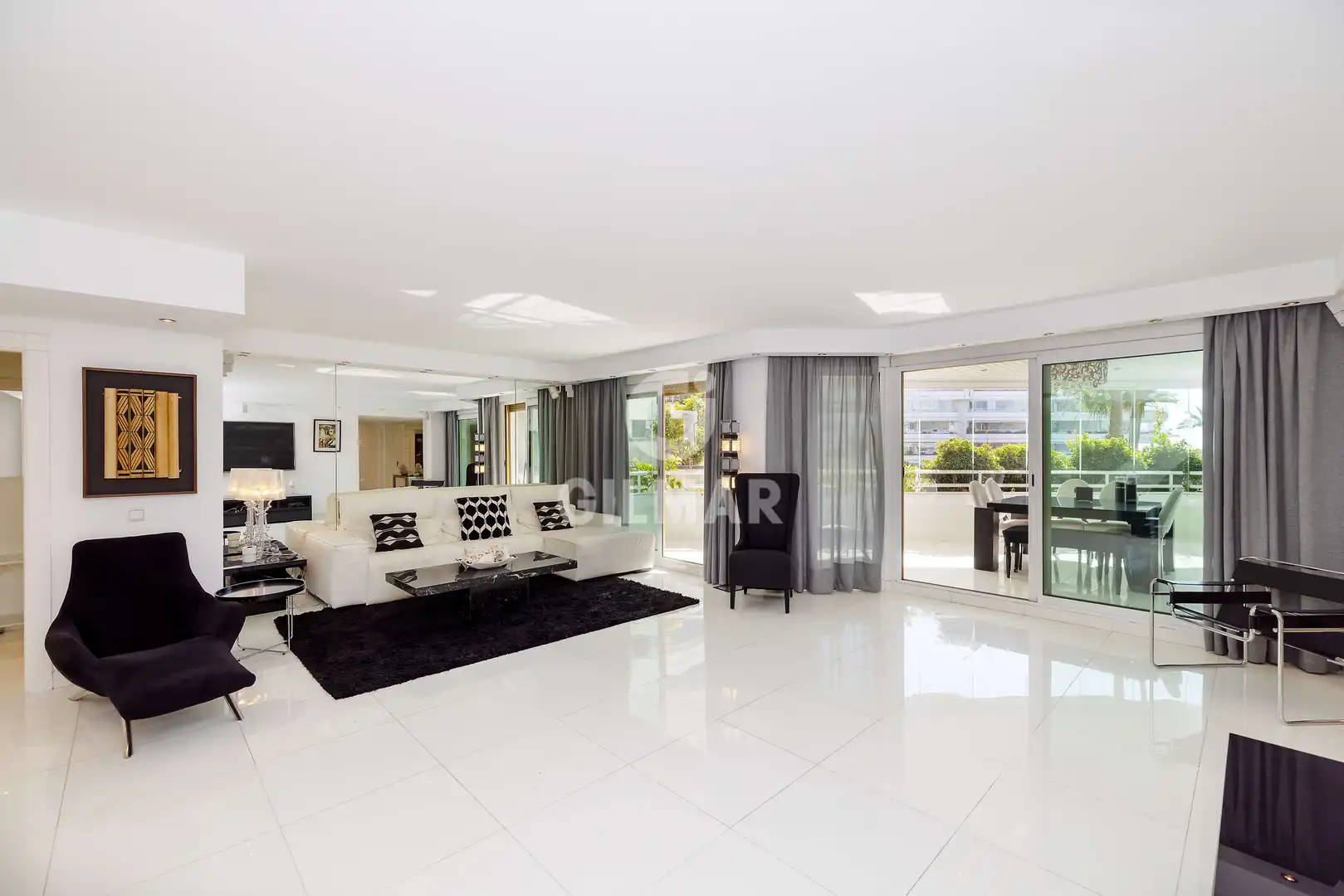 Sala d'estar de Apartament en venda en Marbella amb Calefacció, Jardí privat i Traster