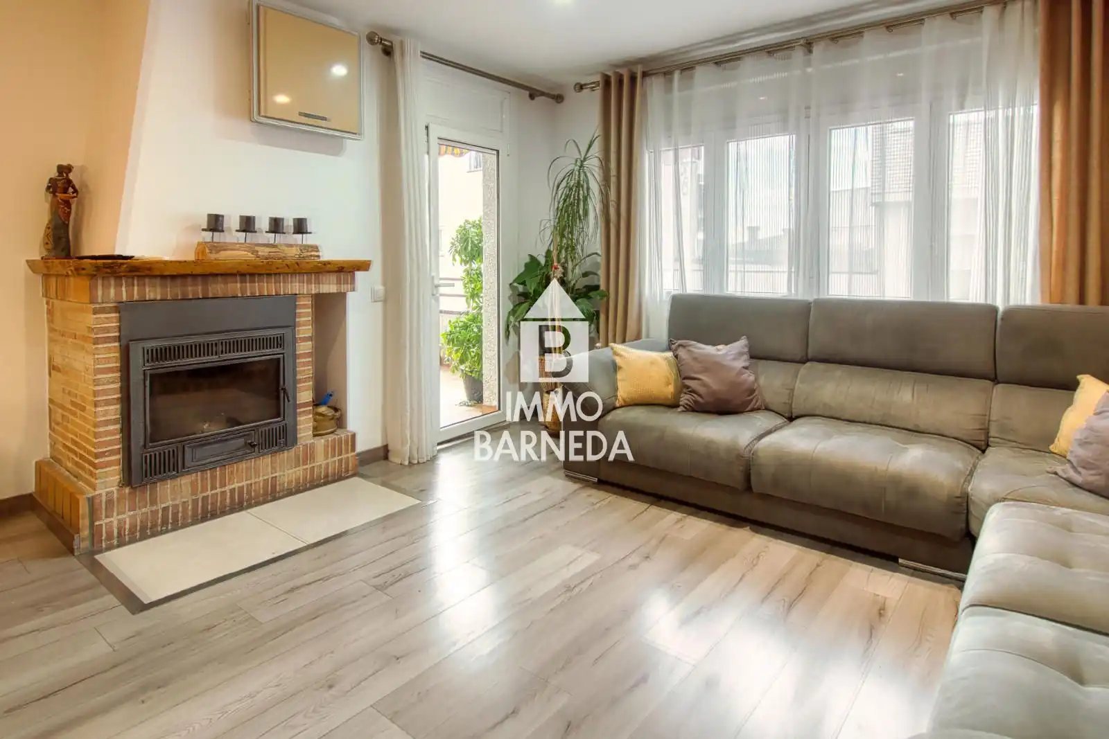 Sala d'estar de Pis en venda en Roses amb Aire condicionat i Terrassa