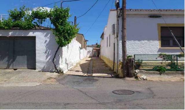 Casa adosada en Venta en PINSEQUE en Venta del Olivar