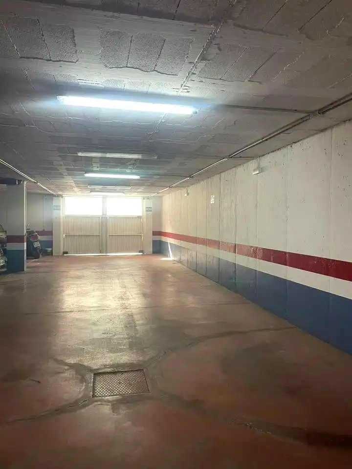 Aparcament de Local en venda en Palomares del Río