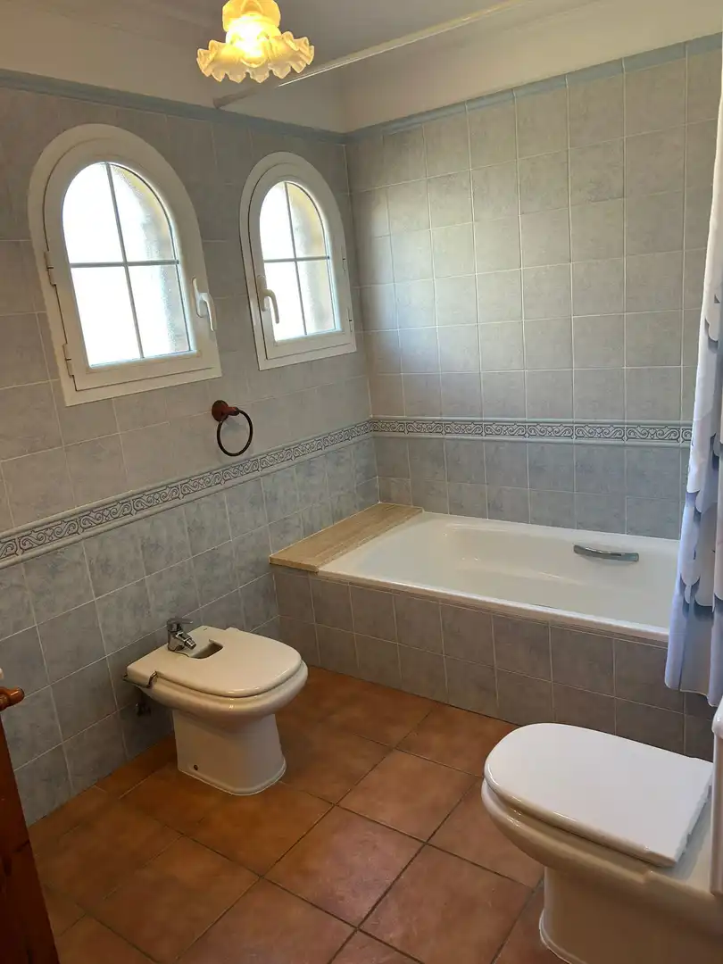Baño de Casa o chalet en venta en L'Escala con Calefacción, Terraza y Trastero