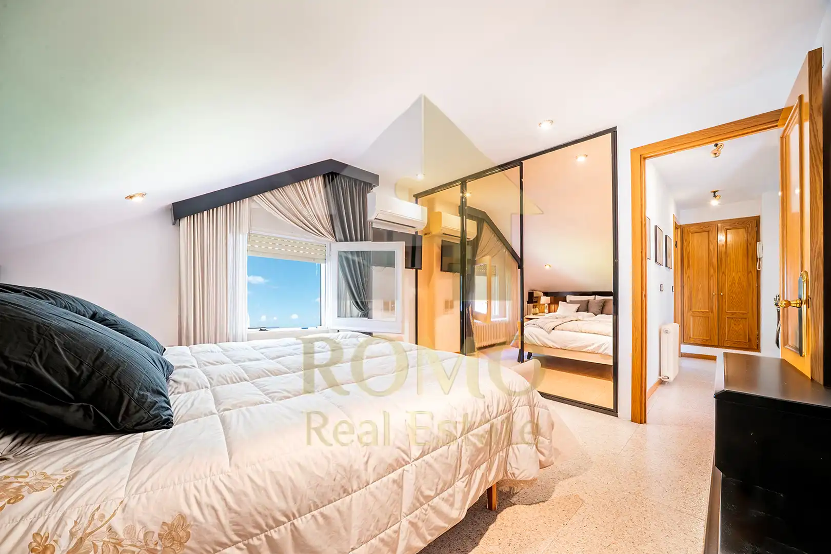 Habitación de Casa adosada en venta en Sant Fost de Campsentelles con Calefacción, Jardín privado y Terraza